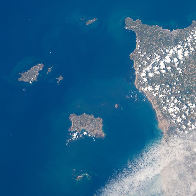 Channel_Islands_viewed_from_ISS_in_2012_cropped.JPG